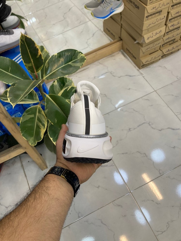 کتونی نایک invincible run3
